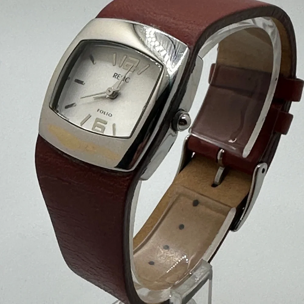 Woman’s Relic Folio Quartz Watch - Picture 4 of 8